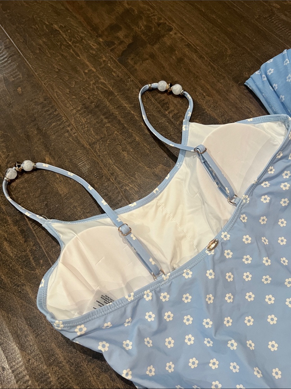 Betsy Johnson Women’s One Piece Swimsuit & Sarong - Picture 6 of 8